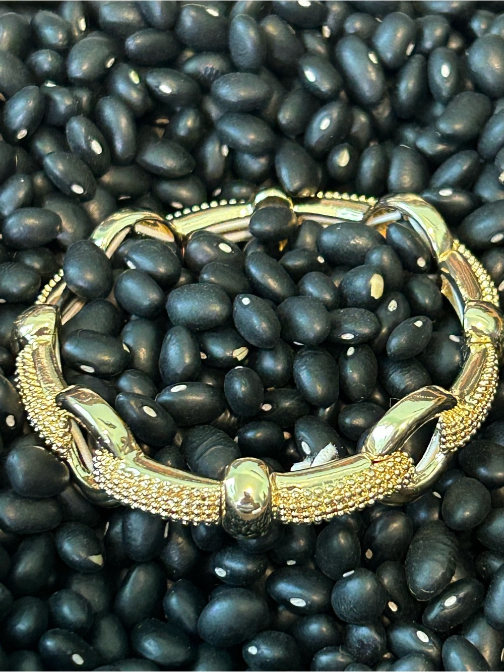 Elegant Gold Textured Stretch Bracelet - Women Jewelry